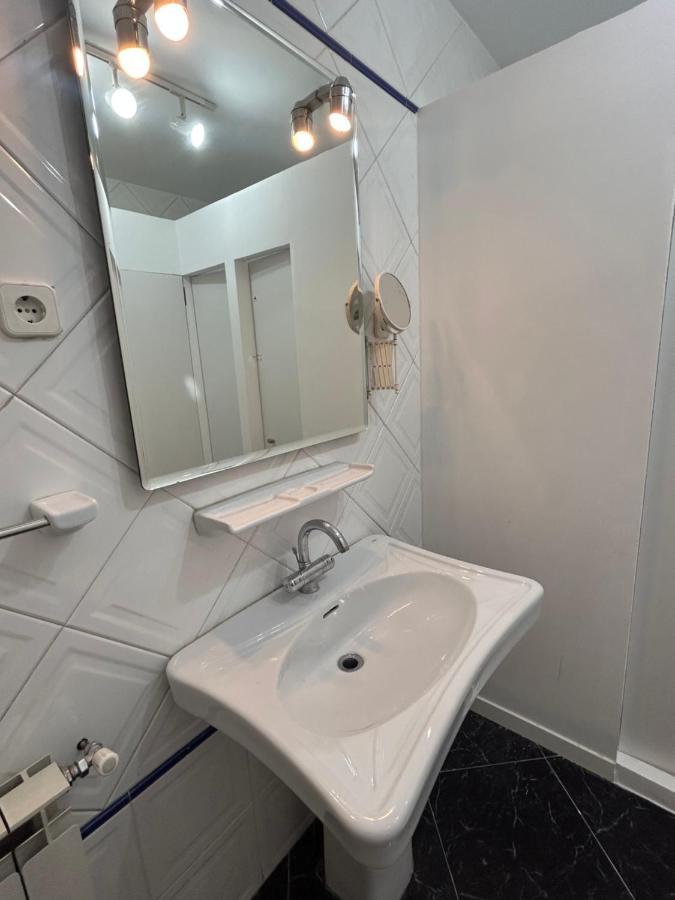Villa Rooms Madrid Extérieur photo